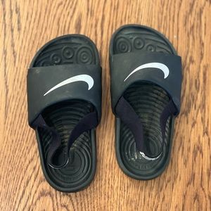 black nike slides